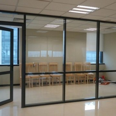 VÁCH NHÔM KÍNH XINGFA 